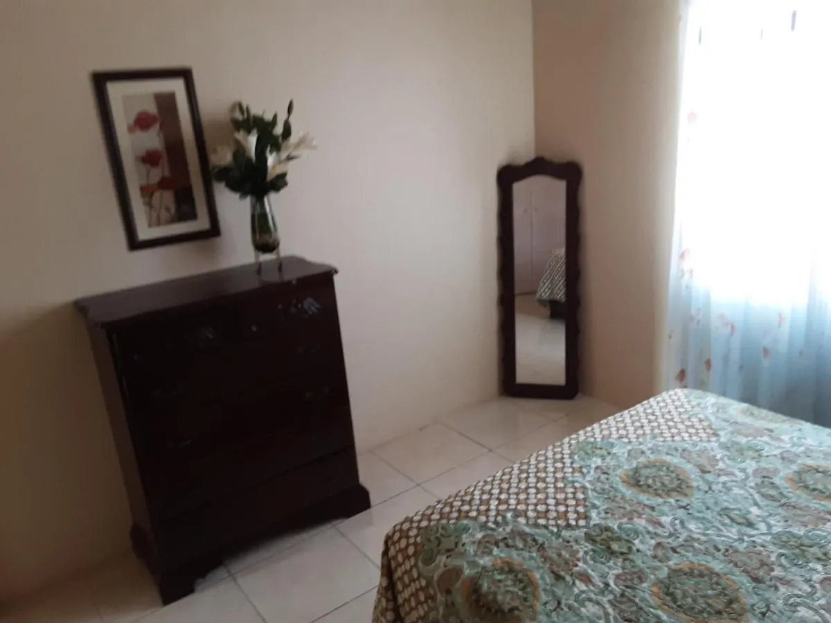 Sassy Diamond Crest Apartment Portmore 0*,